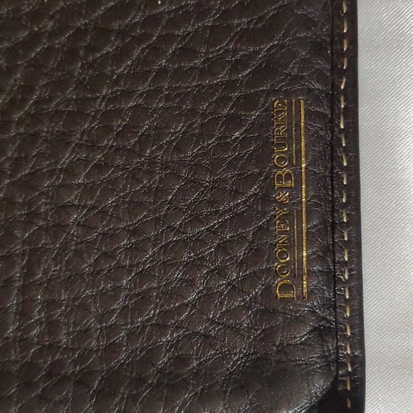 Authentic Vintage Brown Dooney & Bourke Checkbook Wallet - Picture 4 of 9
